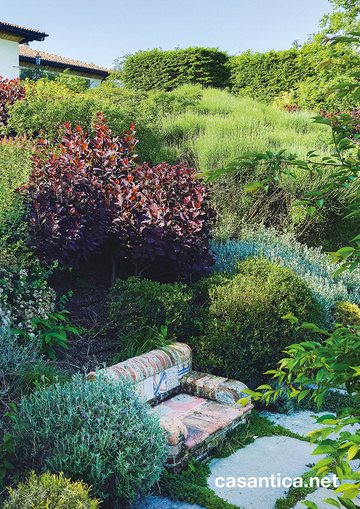 Arredare il giardino con creatività: la panchina firmata Parmiani.